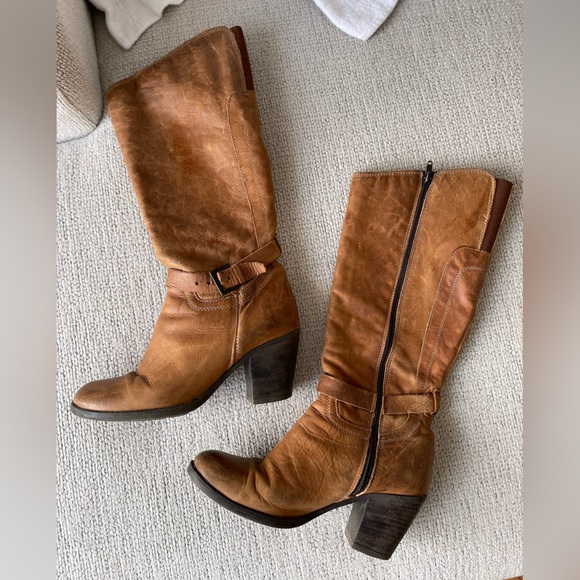 Comfy and cute boots - Picture 1 of 4